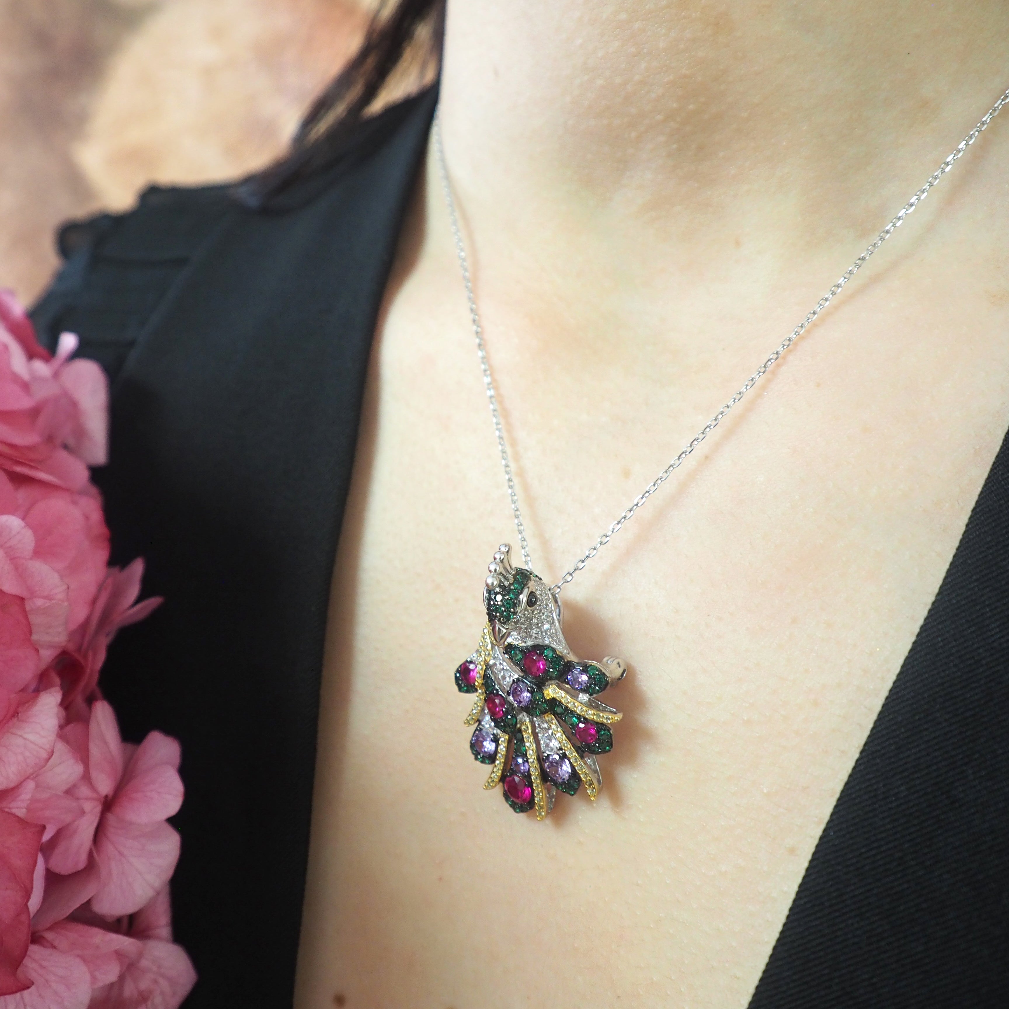 Pikoko - Brooch Necklace