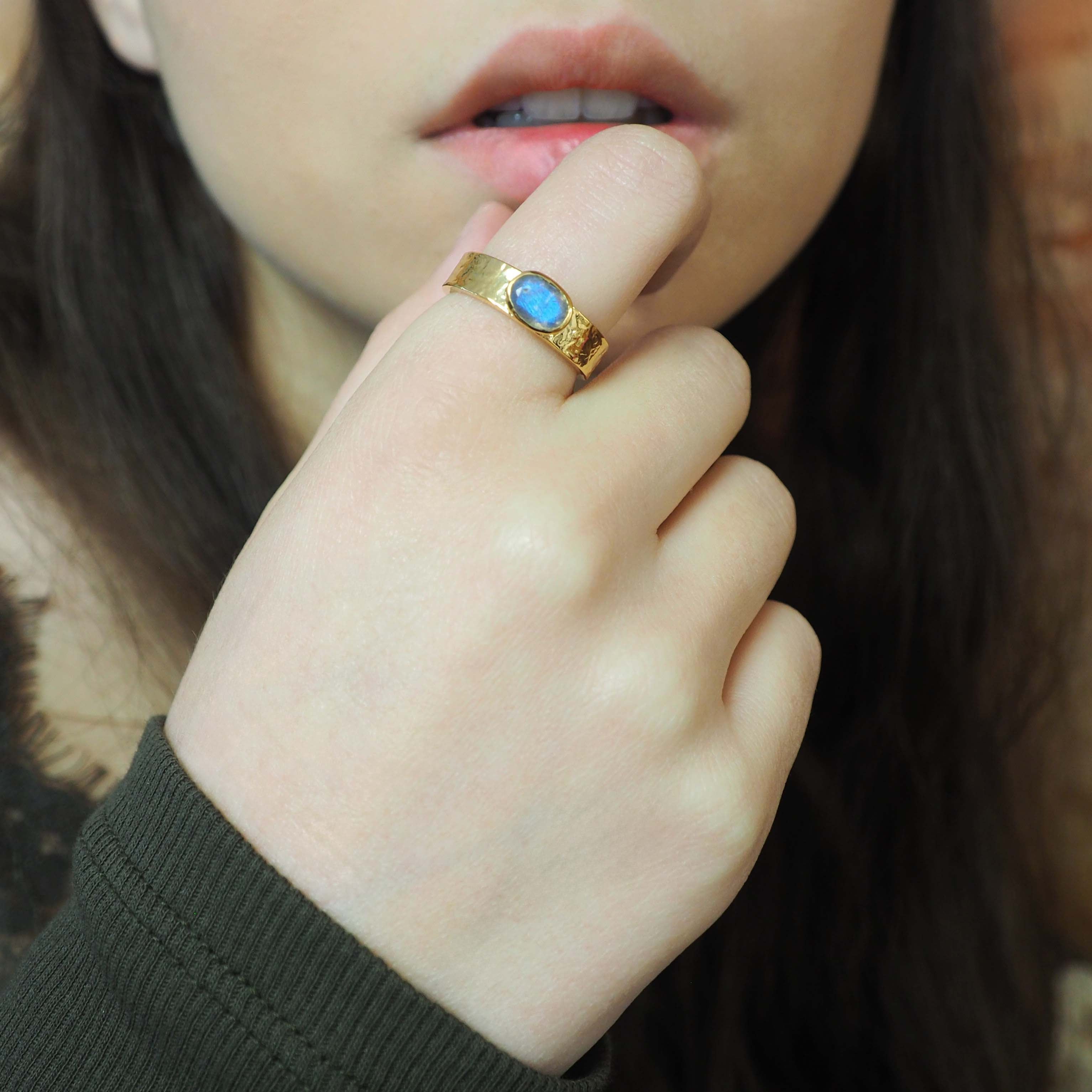 Nina - Labradorite