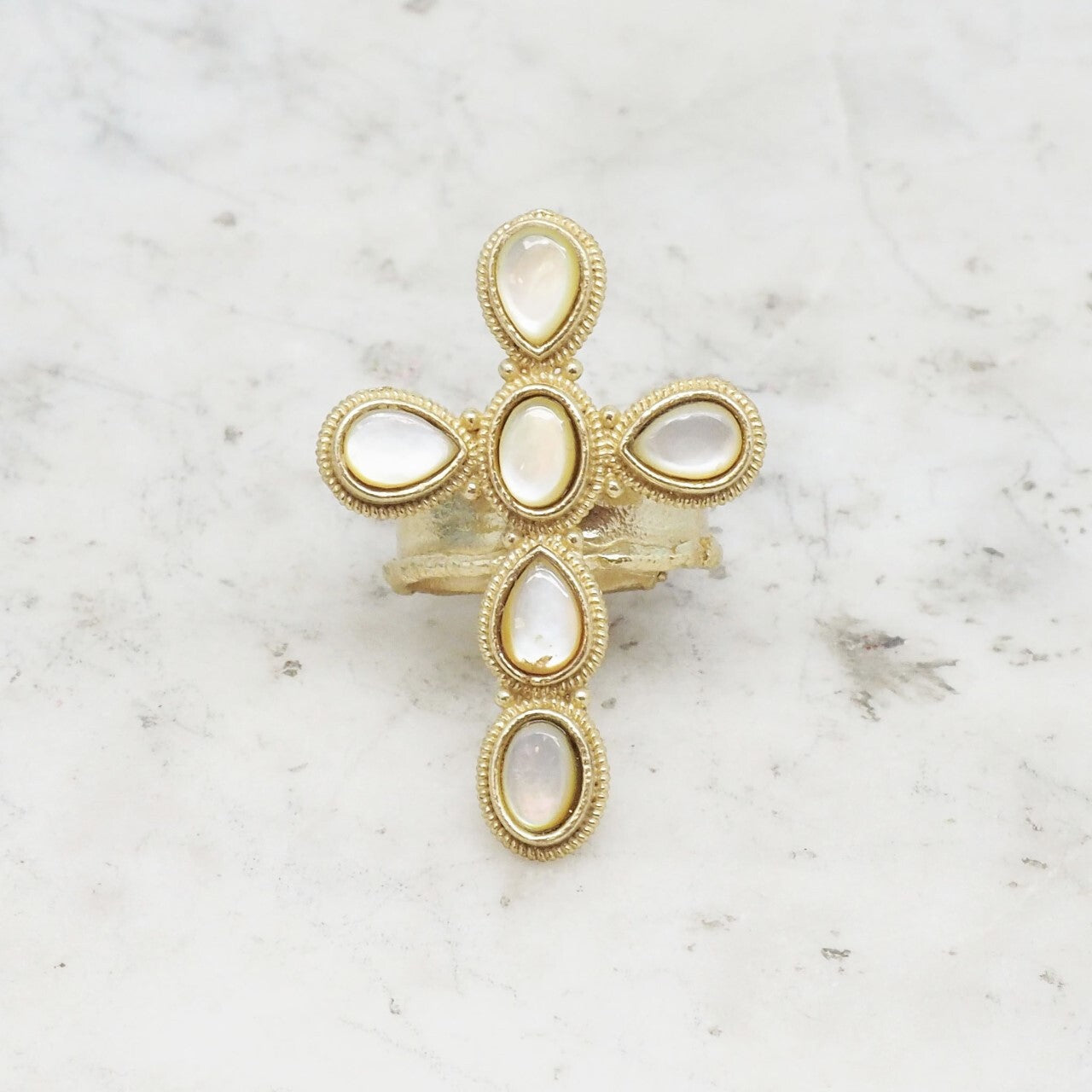 Faith - Mother-of-pearl ring 