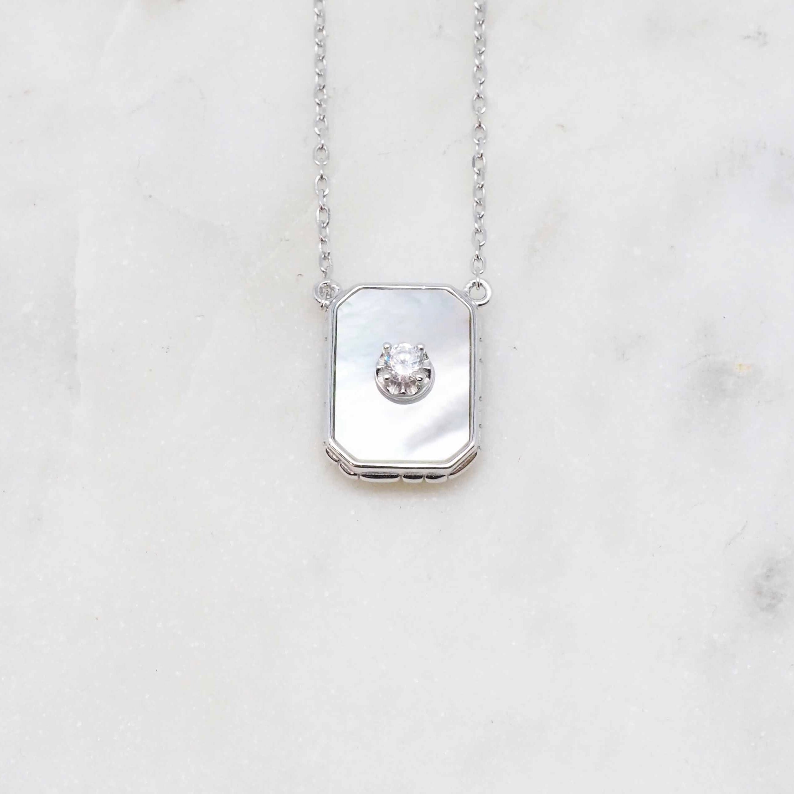 Epure - Mother-of-pearl necklace
